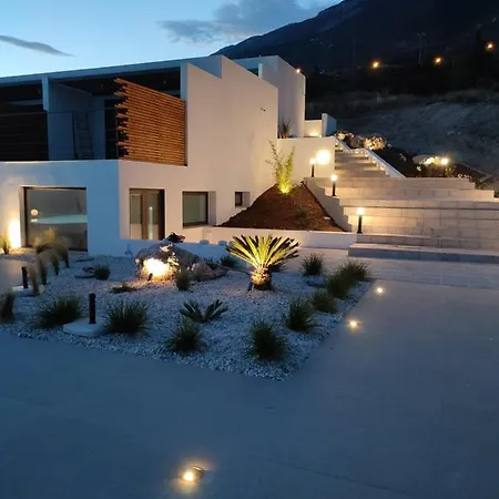 Kefalonian Escape Valerianos